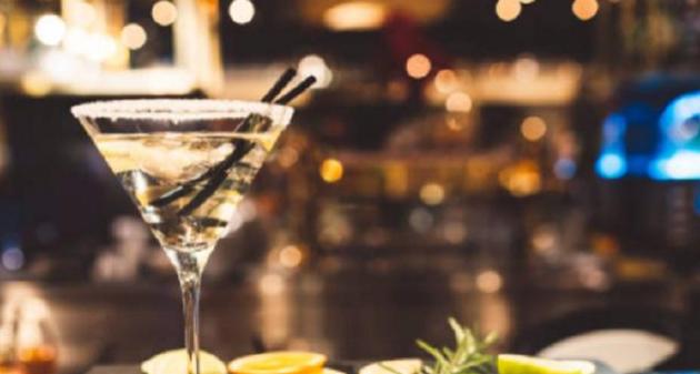 经典马提尼鸡尾酒做法(苹果马提尼鸡尾酒配方)